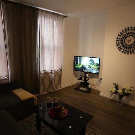 Luxury 1 Bedroom Flat In The Heart Of Wood Green Londra Camera foto